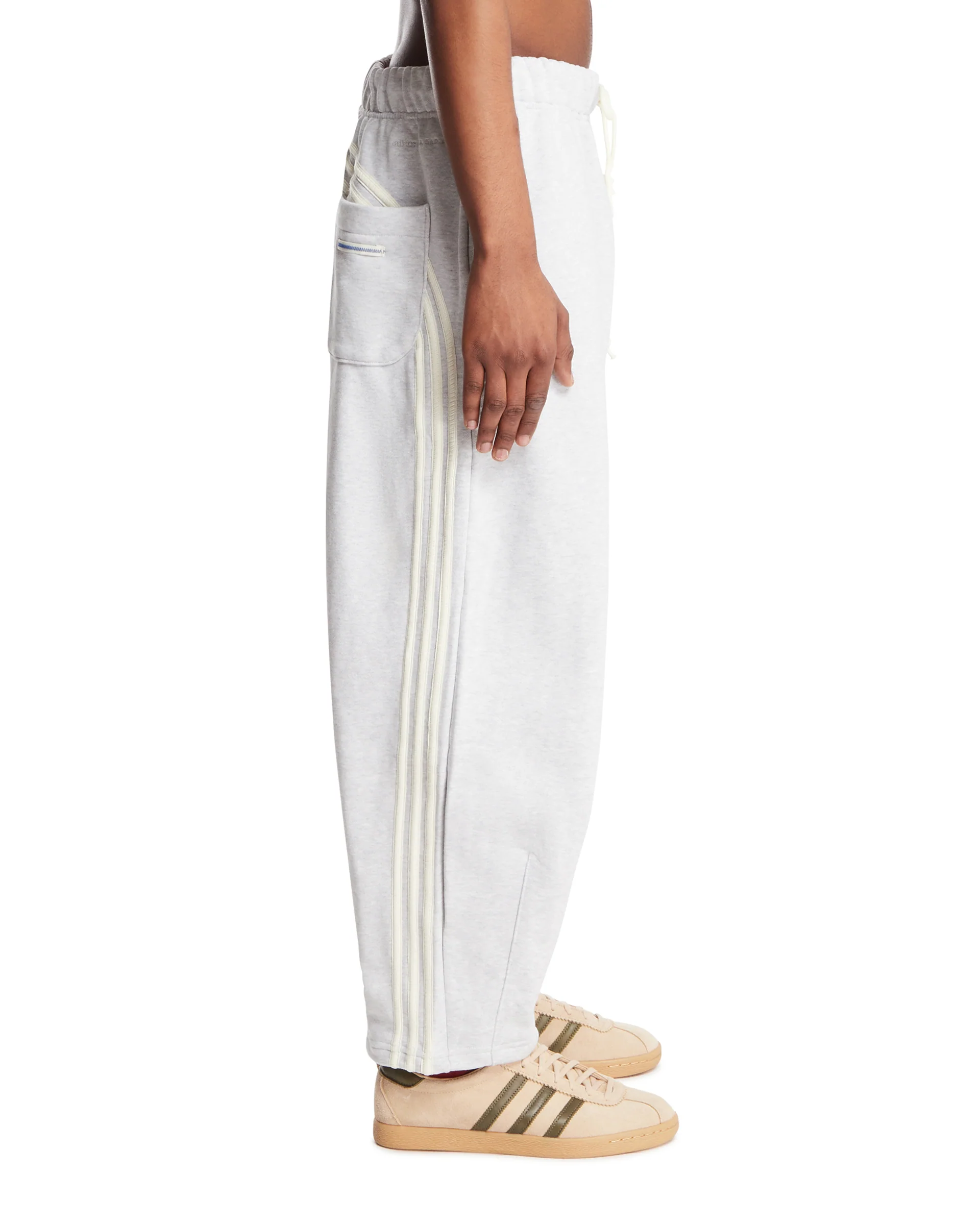 Bad Bunny x Adidas Originals Pantaloni Jogging Grigi - Image 4