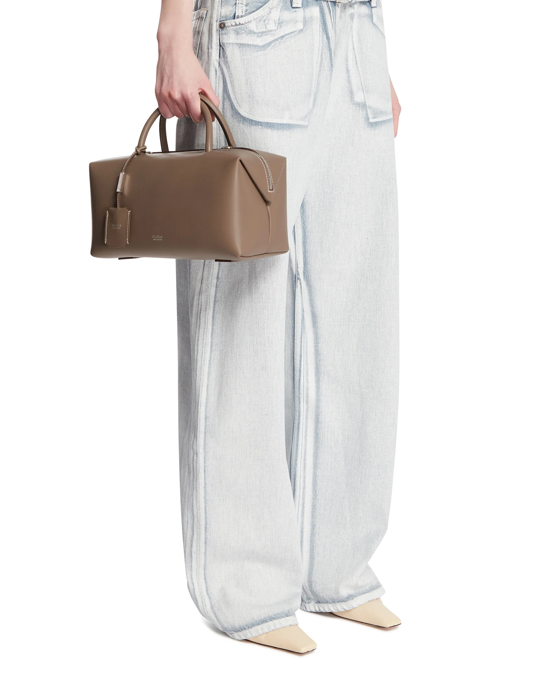 Borsa Bauletto Media Holdall In Pelle Color Taupe - Image 3