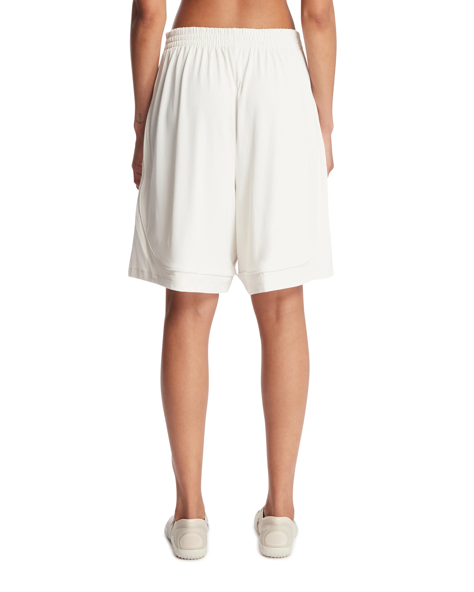 NikeSKIMS Shorts Airy Relaxed Bianchi - Image 5